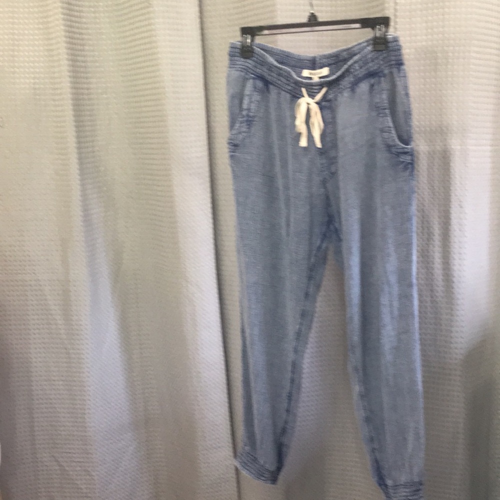 Light weight pants